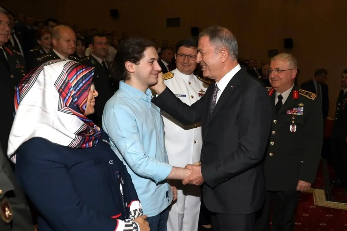 Milli Savunma Bakanı Hulusi Akar, 15 Temmuz Demokrasi ve Milli Birlik Günü dolayısıyla Genelkurmay...