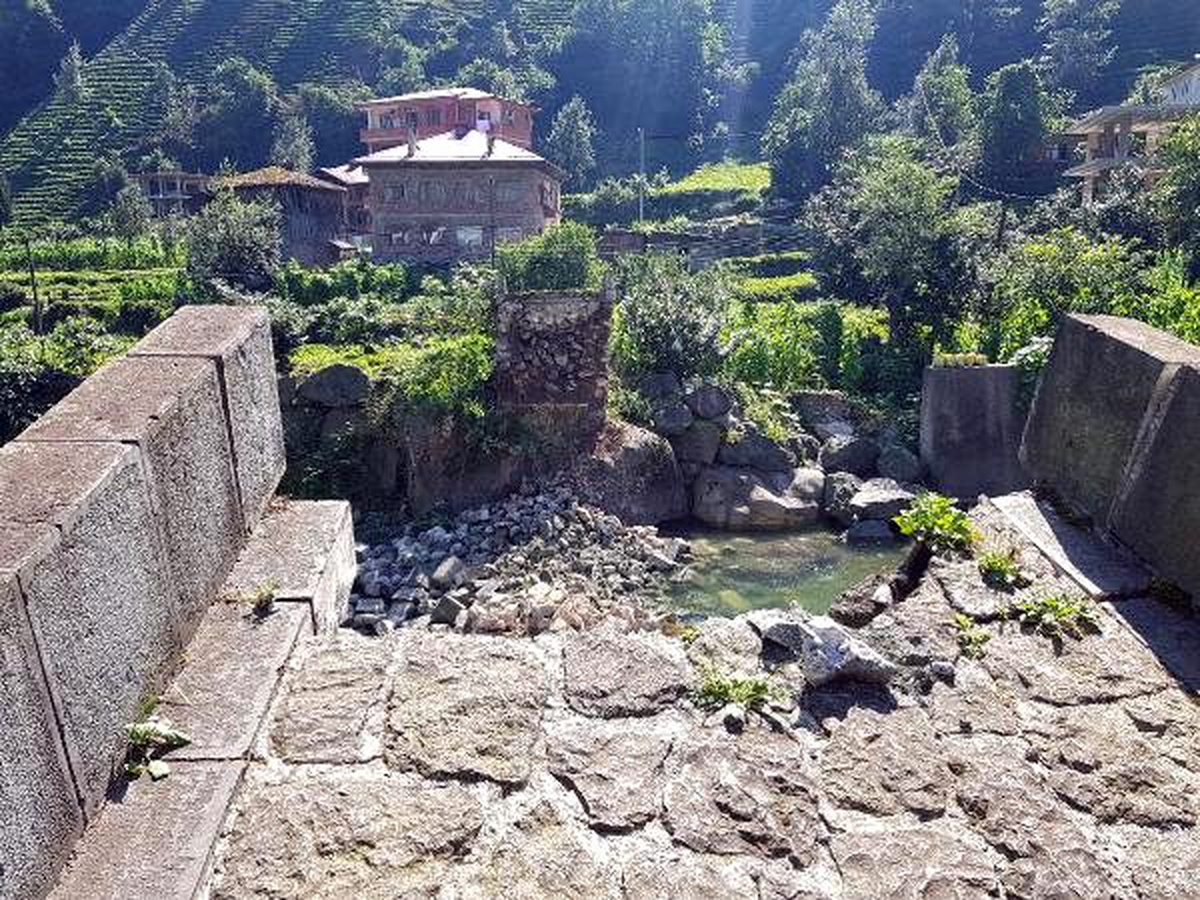 Rize\'de çöken 300 yıllık kemer köprü yeniden inşa ediliyor