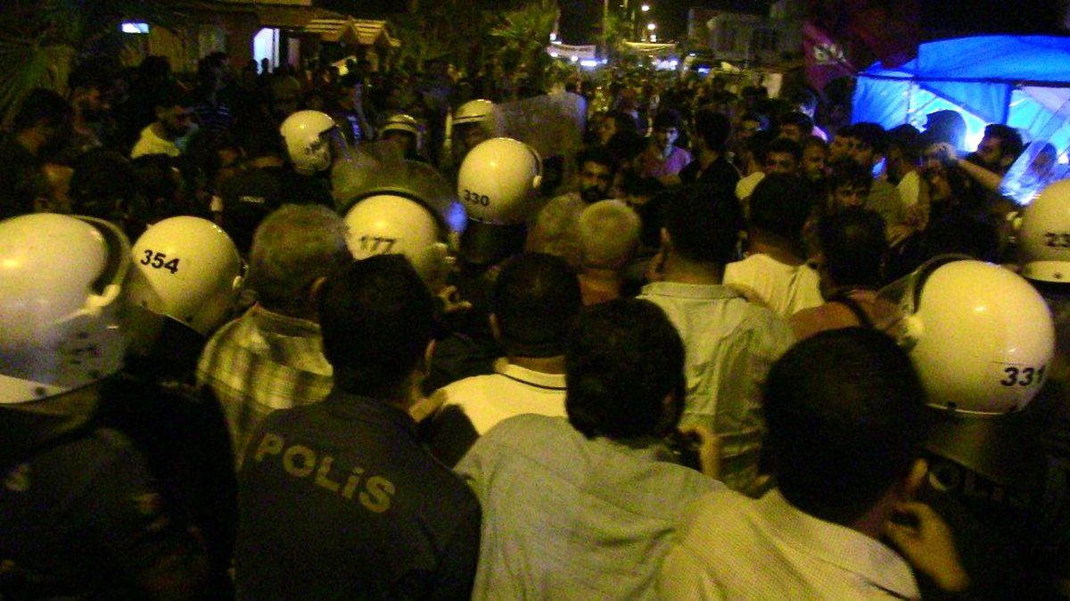 Samandağ\'da izinsiz eyleme müdahale