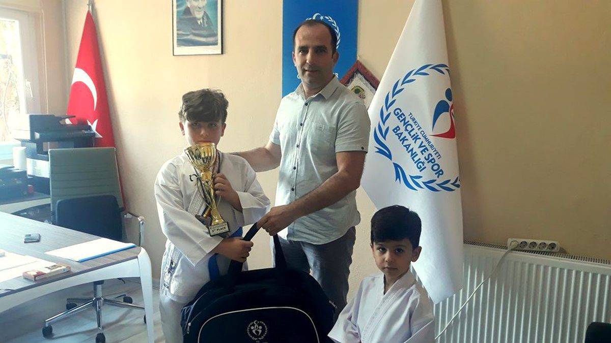 Şampiyon Karateci Müdüre konuk oldu
