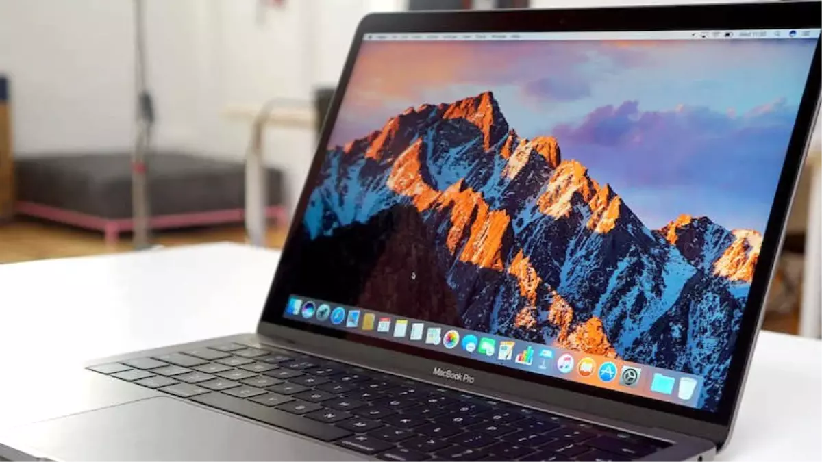 Sessiz Sedasız Satışa Sunulan Yeni MacBook Pro, Daha Büyük Bataryayla Geliyor