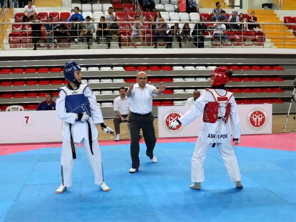 Ümitler Türkiye Taekwondo Şampiyonası Sivas\'da başladı