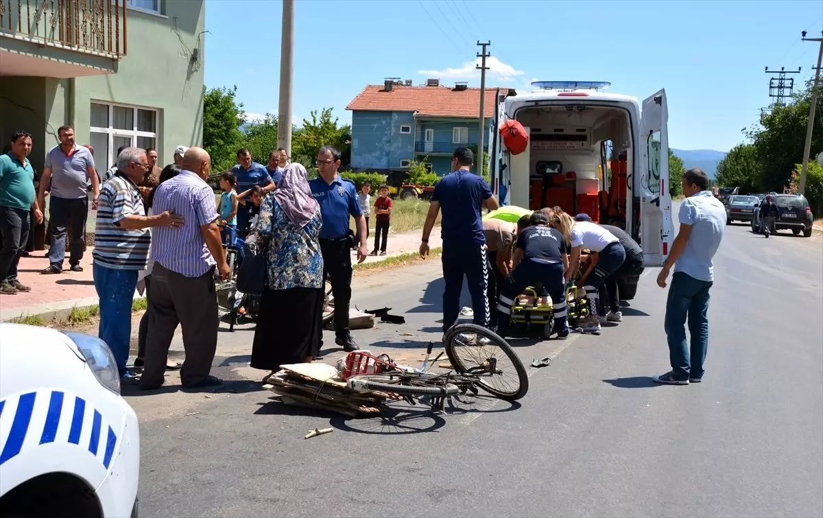 Uşak\'ta trafik kazası: 2 yaralı