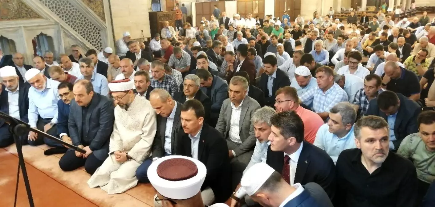 15 Temmuz Şehidi İlhan Varank kabri başında anıldı