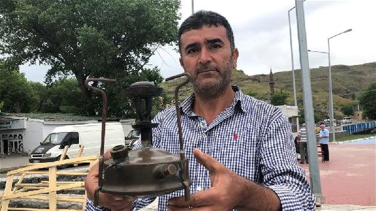 30 yıllık koleksiyonunu sergiledi