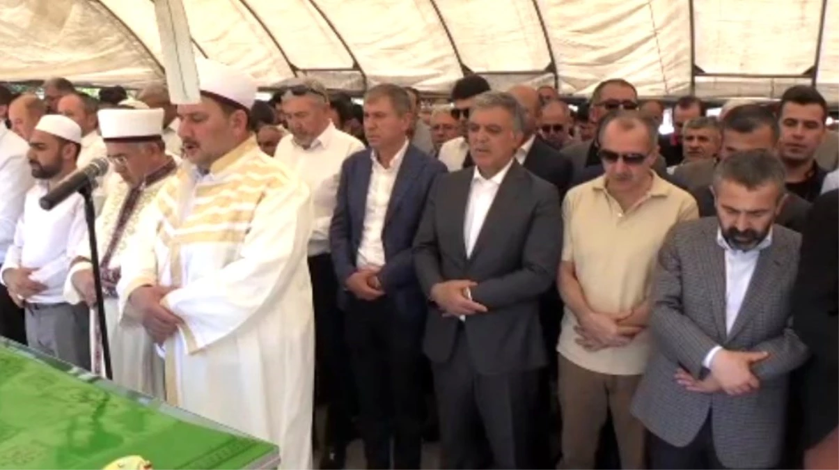 Abdullah Gül, Şanlıurfa\'da eski AK Parti\'li vekilin babasının cenazesine katıldı
