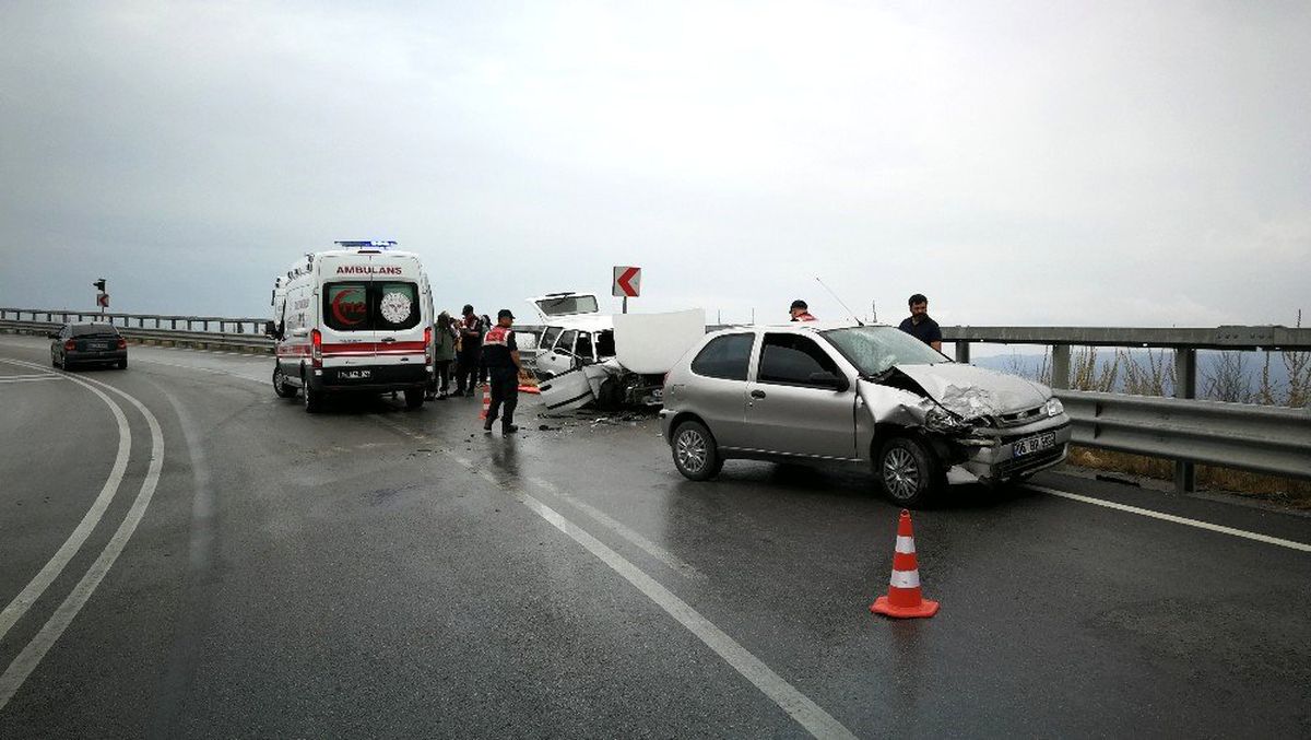 Aynı virajda 6 kişi yaralandı