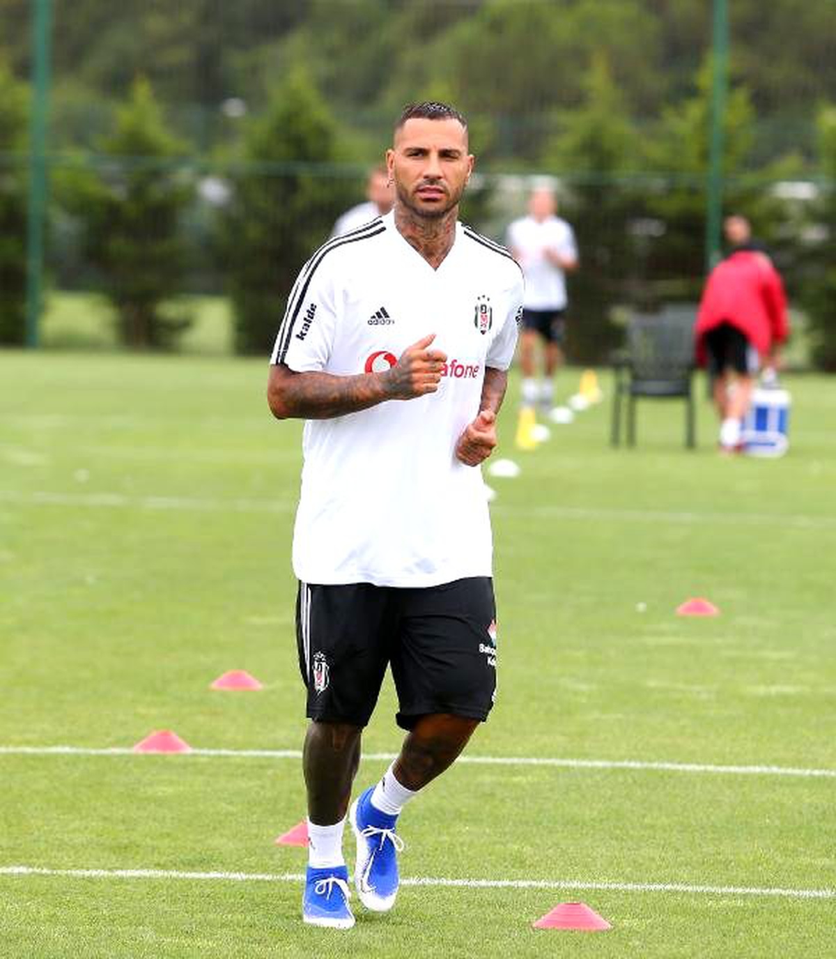 Beşiktaş\'ta izinden dönen Quaresma takımla birlikte çalıştı