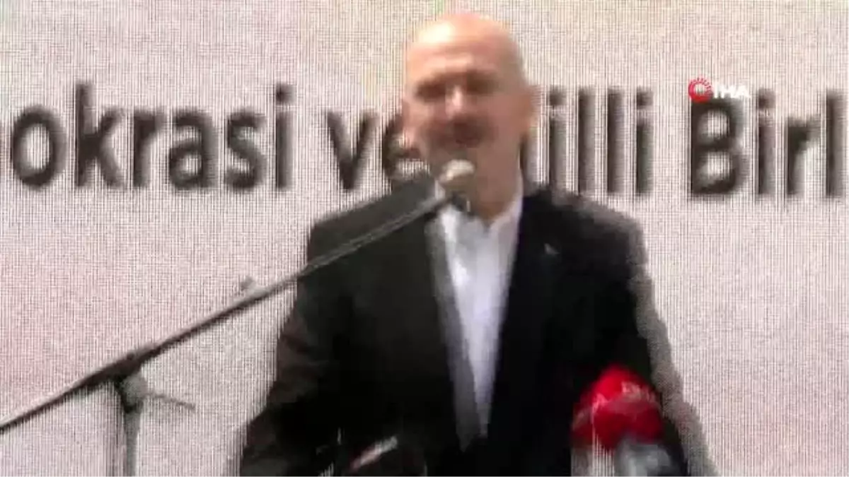 İçişleri Bakanı Süleyman Soylu 15 Temmuz şehitlerinin çocukları ve eşleriyle kahvaltıda bir araya...