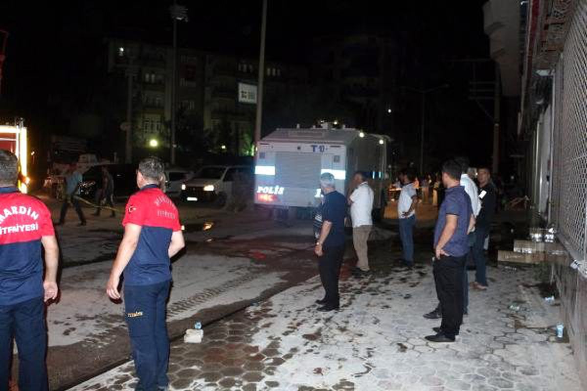 Kızıltepe\'de mağazada yangın