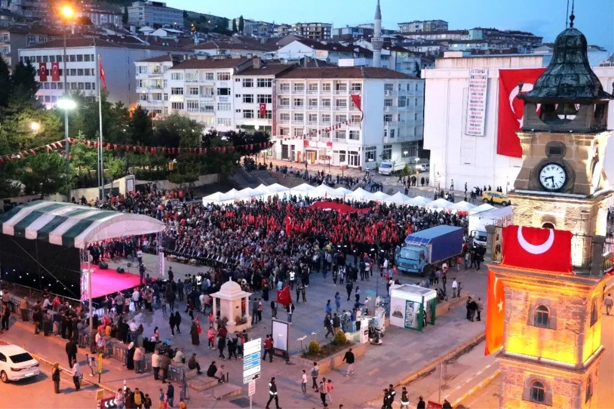 15 Temmuz\'da vatandaşlar meydanlara akın etti