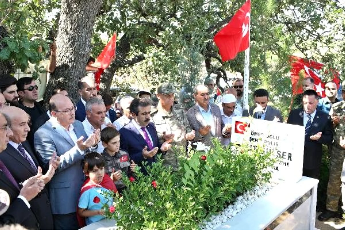15 Temmuz şehitleri, Diyarbakır\'da kabirleri başında anıldı