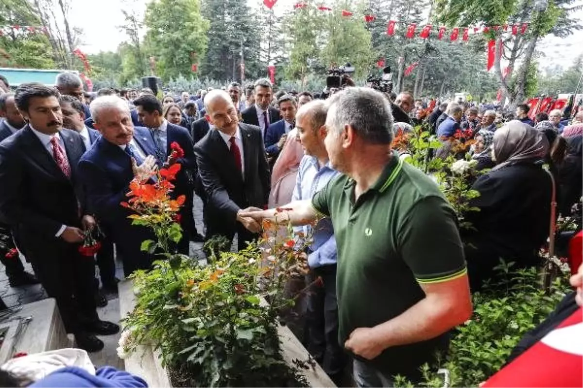 15 Temmuz şehitleri, şehitlikte anıldı