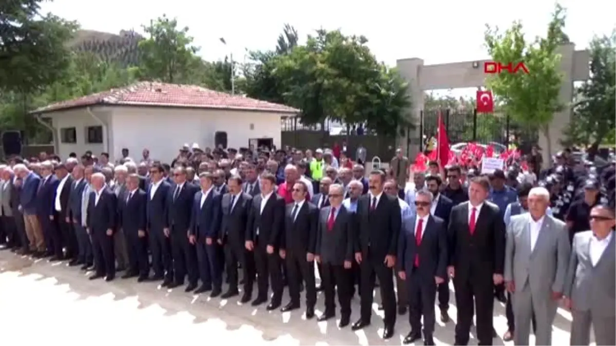 AKSARAY 15 Temmuz\'da şehit düşen Özel Harekat Daire Başkan Yardımcısı mezarı başında anıldı