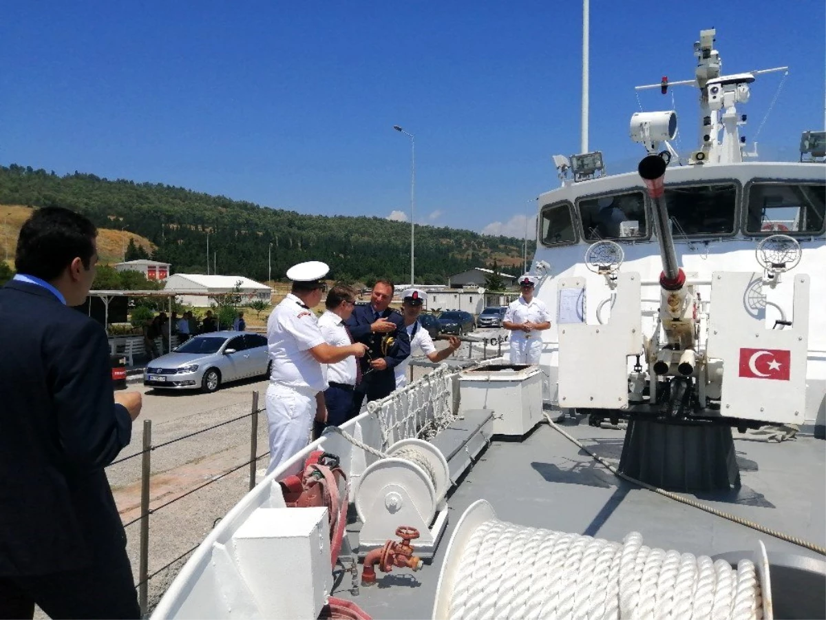 Aliağa\'daki Sahil Güvenlik botu, halkın ziyaretine açıldı