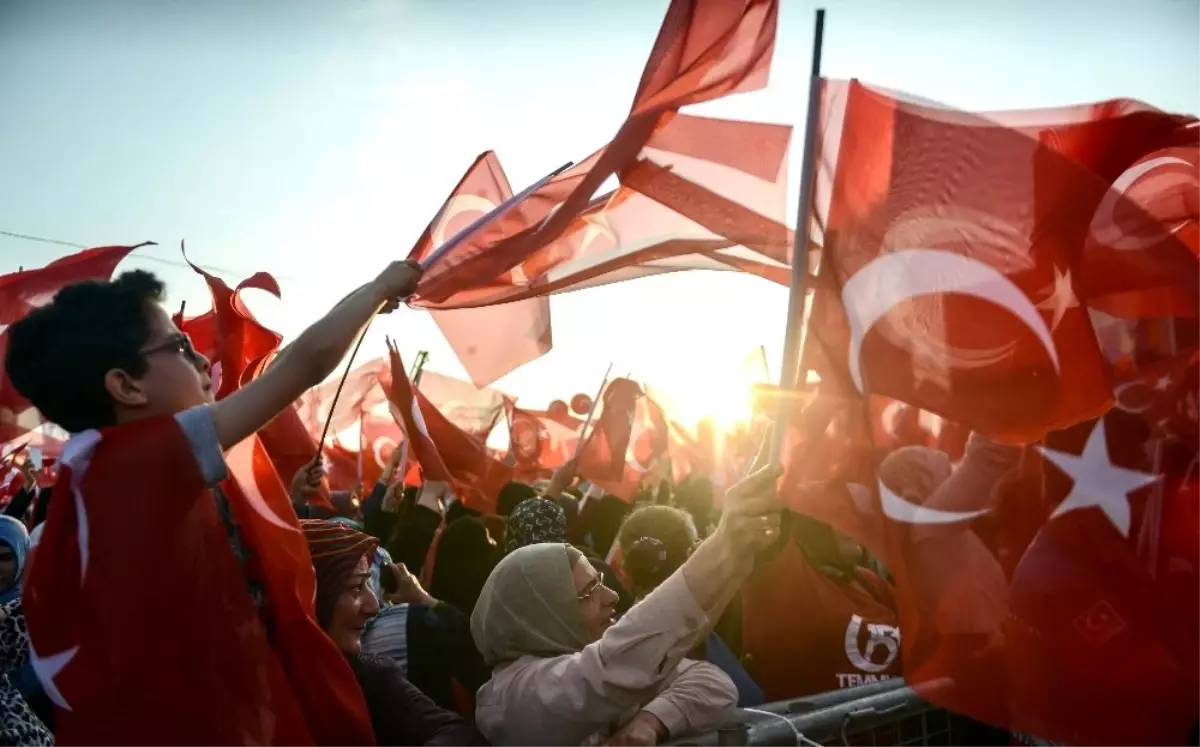 Atatürk Havalimanı\'nda "15 Temmuz Milli Birlik ve Demokrasi Günü" programı başladı