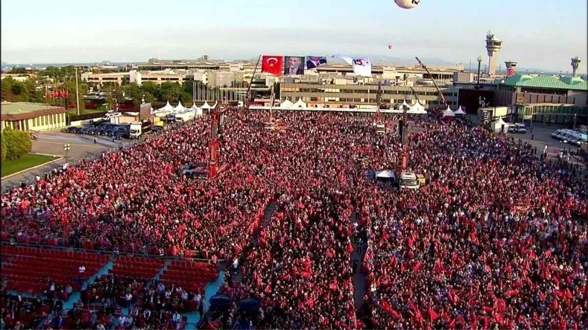 Atatürk Havalimanı\'ndaki yoğunluk havadan görüntülendi