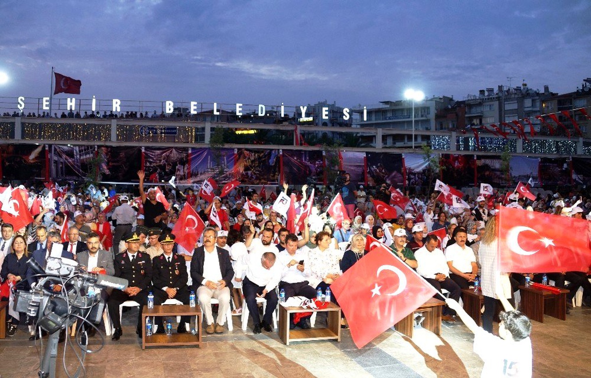 Aydınlılar 15 Temmuz Şehitleri\'ni unutmadı