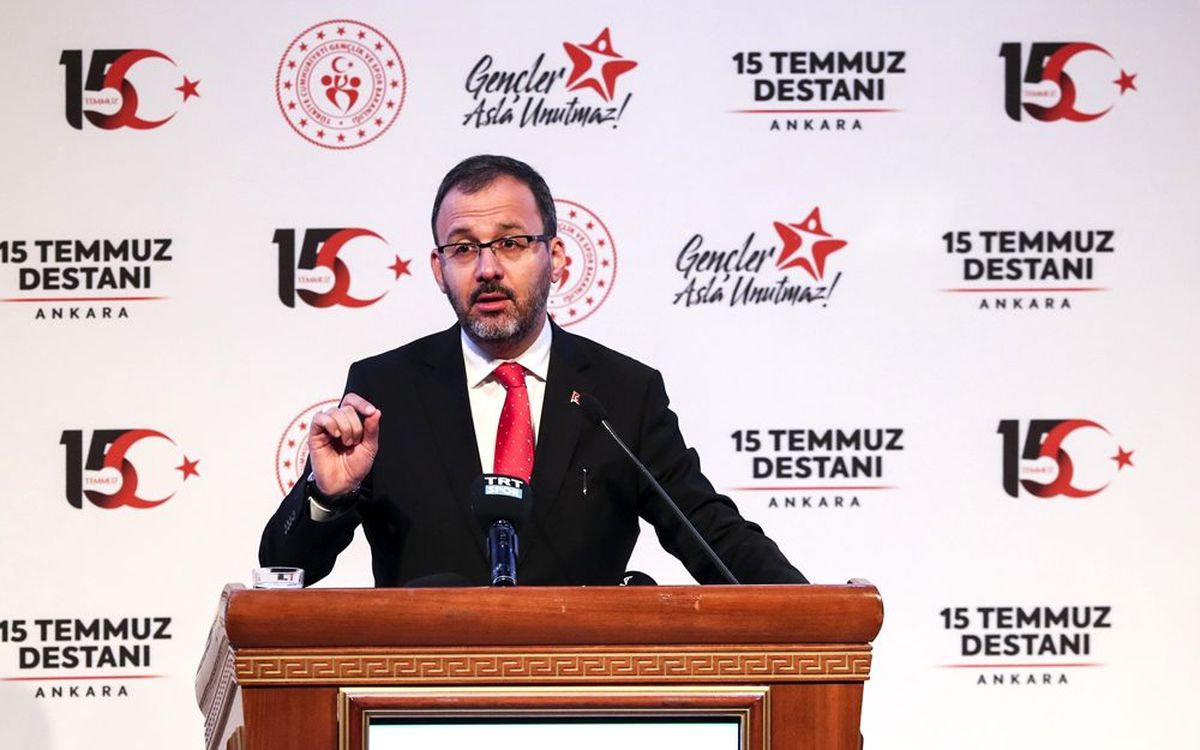Bakan Kasapoğlu 15 Temmuz\'un yıl dönümünde gençlerle buluştu