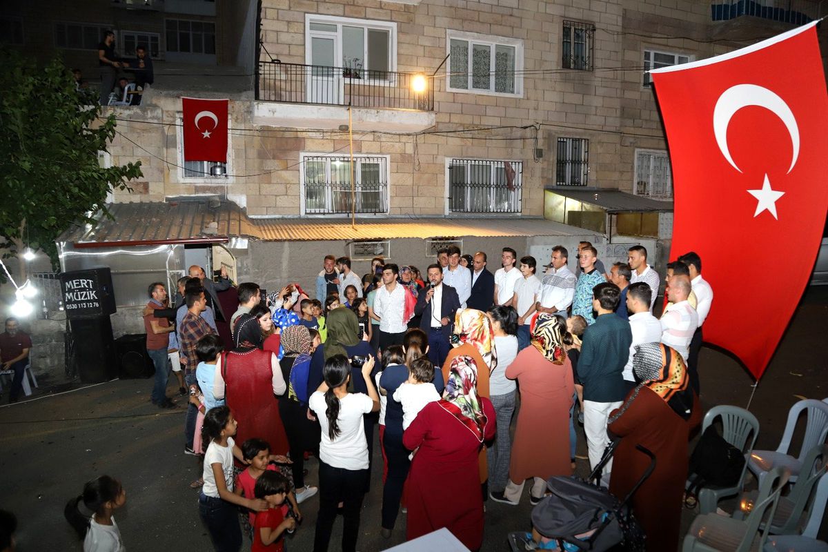 Başkan Arı asker uğurlama gecesine katıldı
