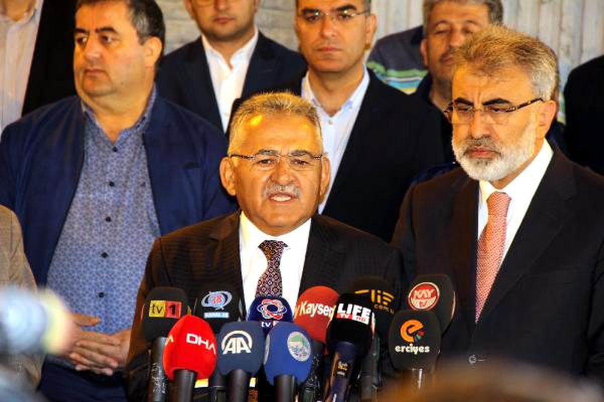 Başkan Büyükkılıç\'dan \'istifa\' açıklaması: Kargalar bile güler