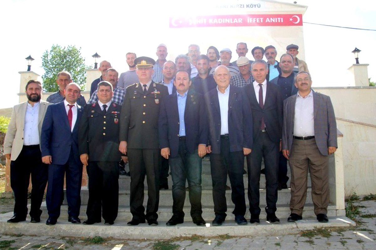 Bayburt\'ta Şehit Kadınlar İffet Anıtı ziyaret edildi
