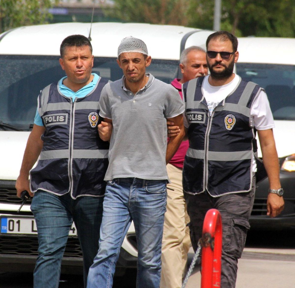 Bıçaklı cinayete 3 tutuklama