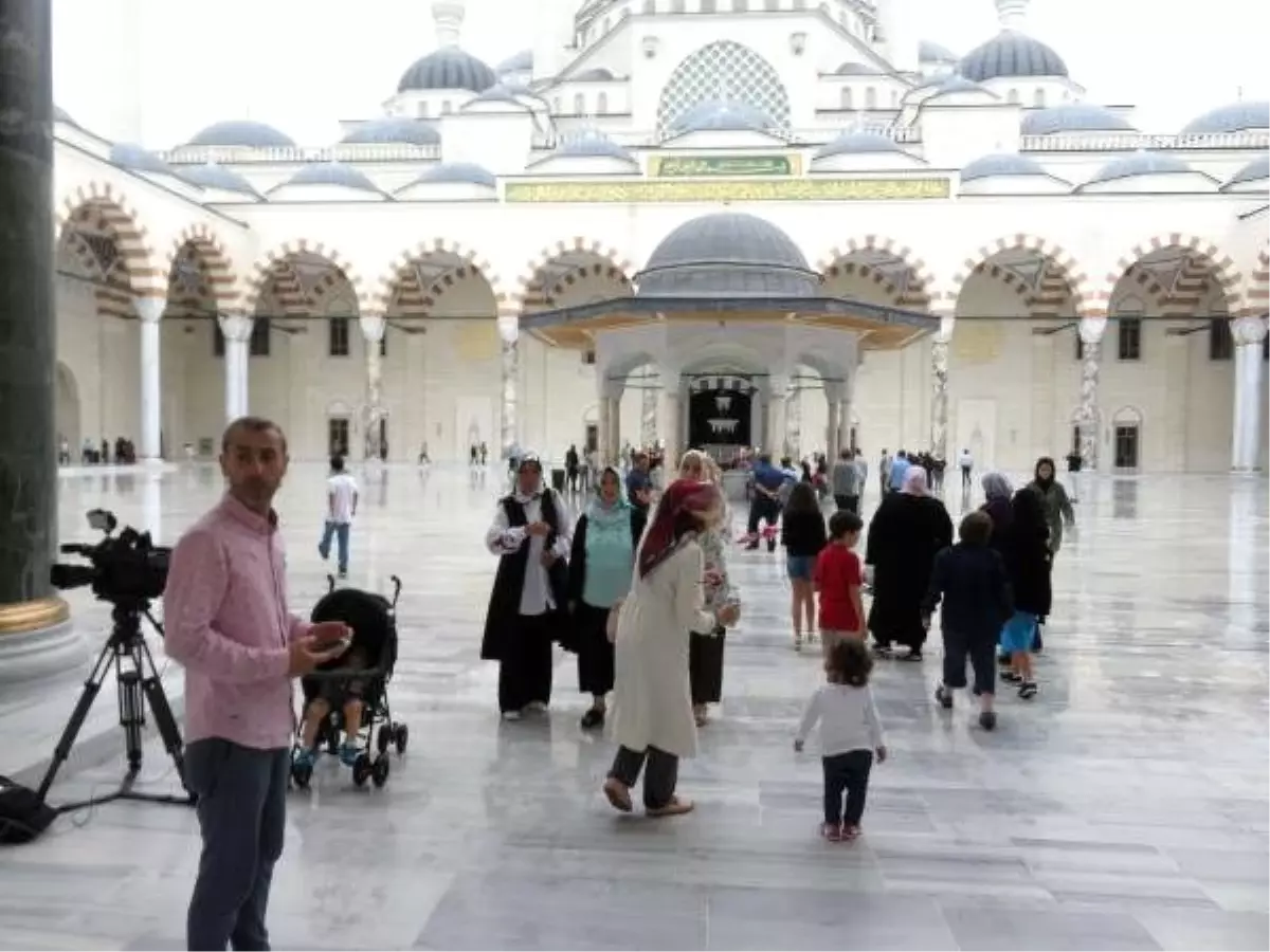 Çamlıca Camii\'nde 15 Temmuz şehitleri için mevlit