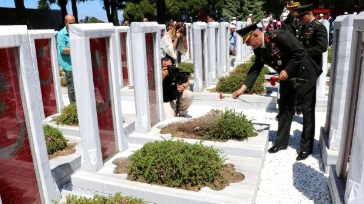 Çanakkale Şehitler Abidesi\'nde 15 Temmuz anması