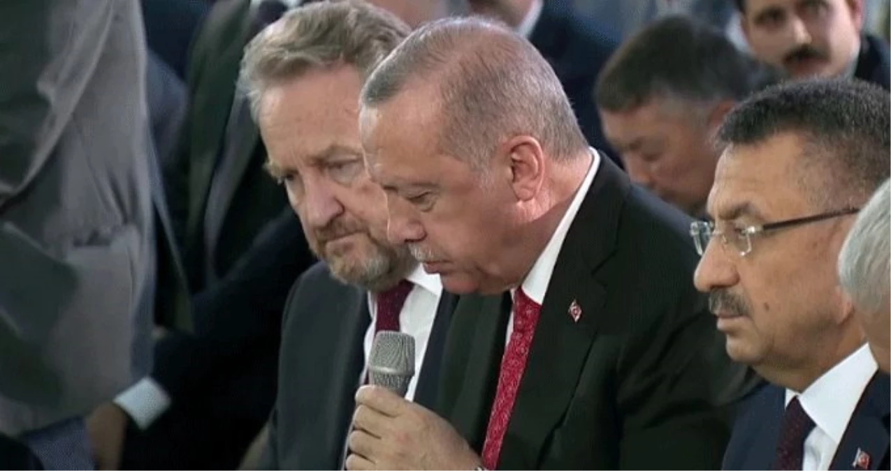 Cumhurbaşkanı Recep Tayyip Erdoğan, şehitler için Kur\'an-ı Kerim okudu