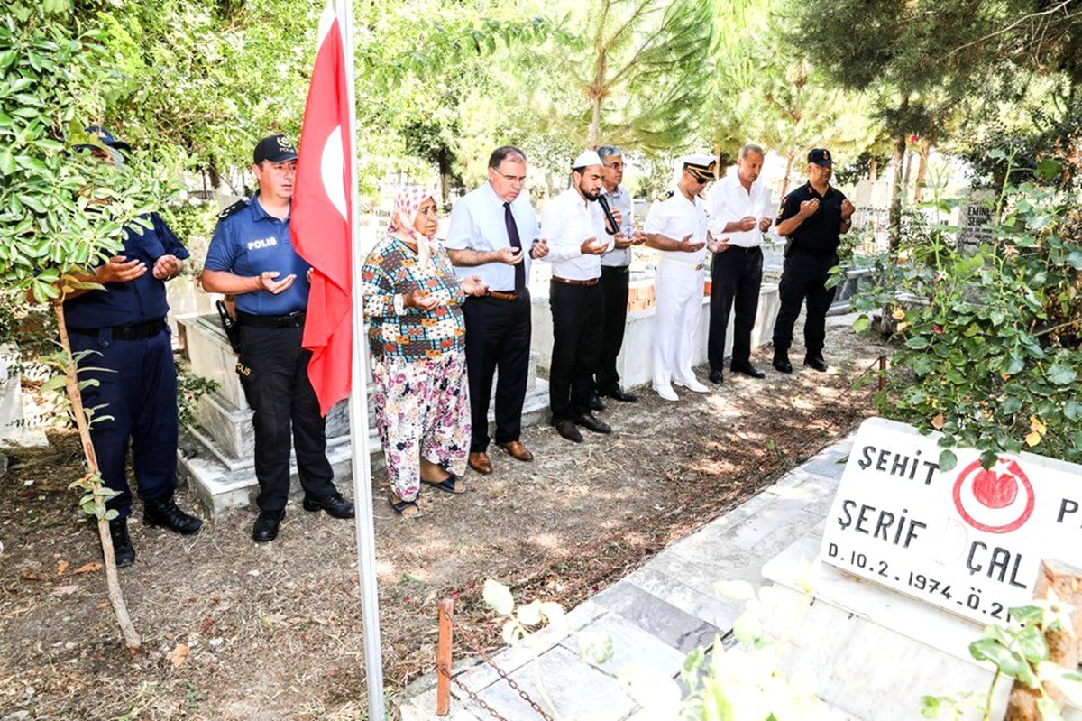Didim\'de 15 Temmuz şehitleri dualarla anıldı