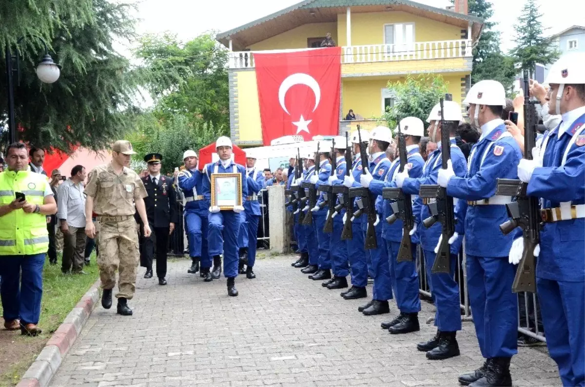 Hakkari şehidi son yolculuğuna uğurlandı