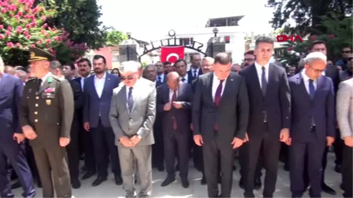 Hatay\'da 15 Temmuz\'da şehitler mezarı başında anıldı