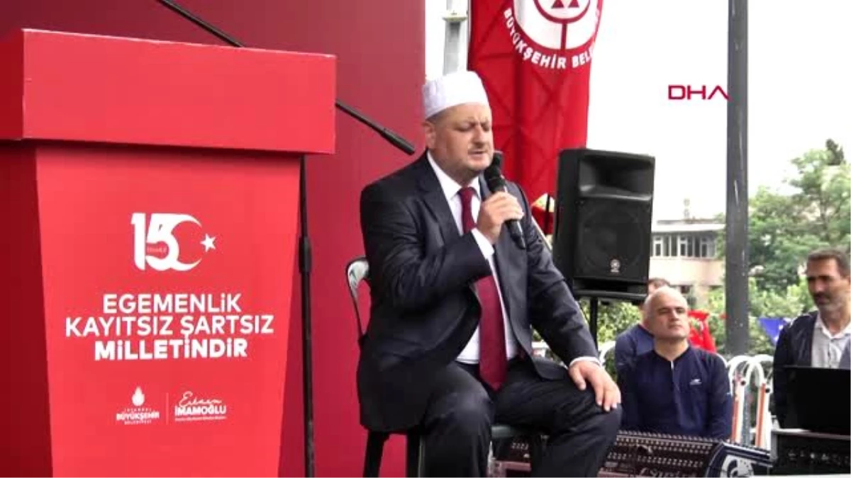 İSTANBUL- İBB BİNASI ÖNÜNDE 15 TEMMUZ ŞEHİTLERİ ANILDI