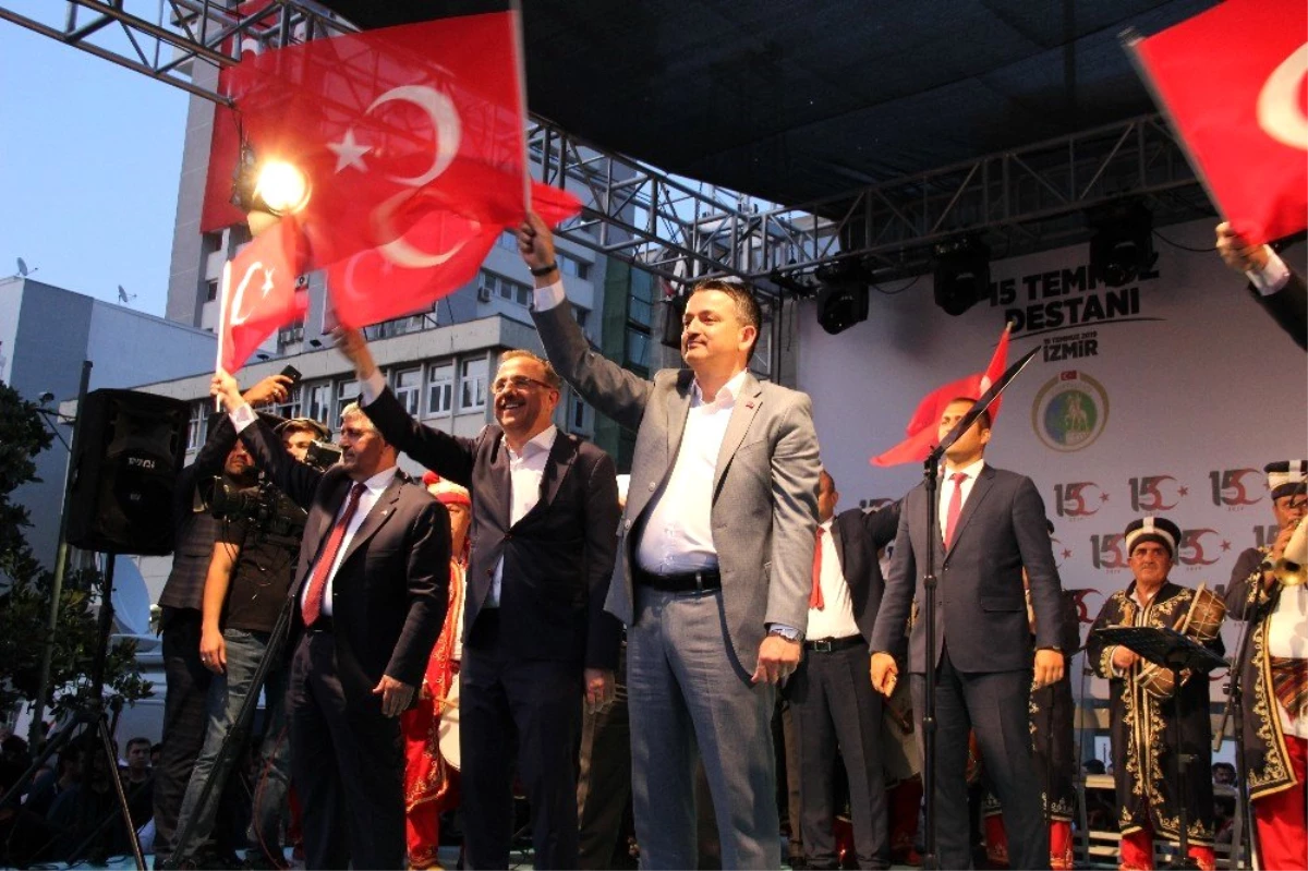 İzmir\'de "15 Temmuz Demokrasi ve Milli Birlik Günü" etkinliği