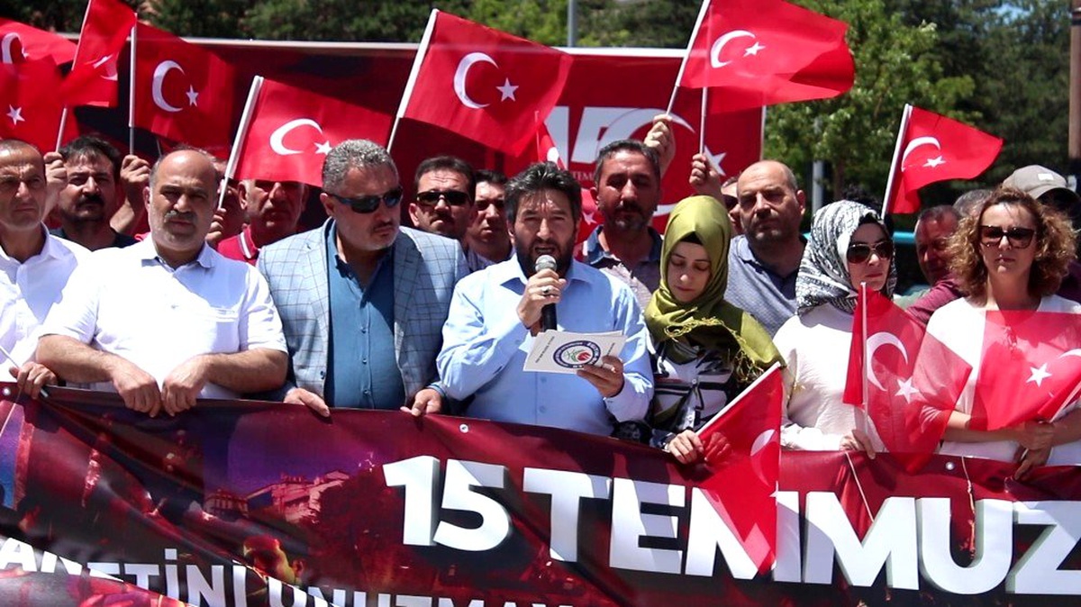 Karataş: "15 Temmuz 250 şehidin kanlarıyla yazdığı son kurtuluş destanıdır"