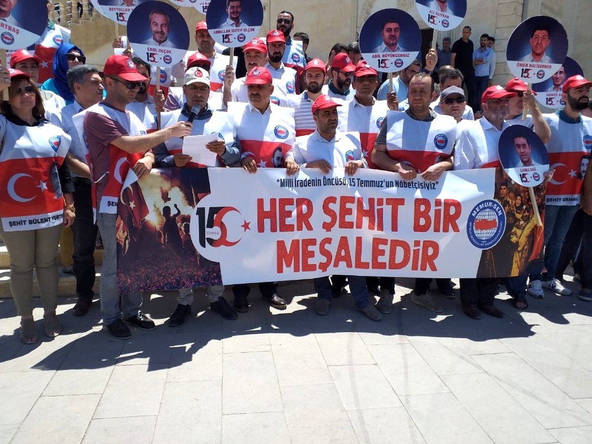 Mardin\'de 15 Temmuz Demokrasi ve Milli Birlik yürüyüşü