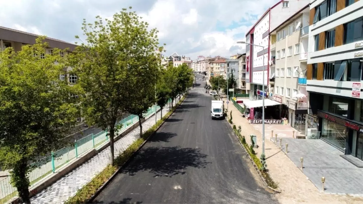 Yenilenen Saatçi Hoca caddesi trafiğe açıldı