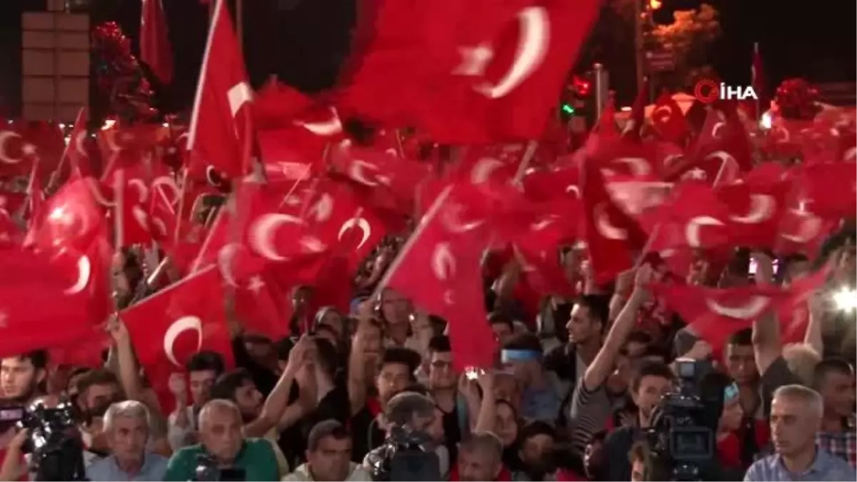 15 Temmuz\'un yıldönümünde on binler meydana inerek tek yürek oldu