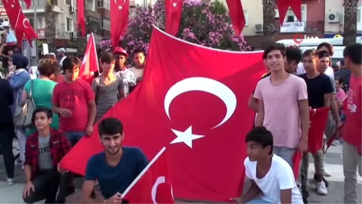 Çanakkale\'de \'15 Temmuz Demokrasi ve Milli Birlik Yürüyüşü\' yapıldı