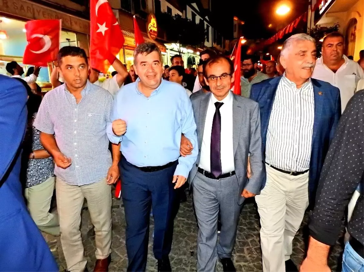 Çeşme\'de Demokrasi ve Milli Birlik etkinliği düzenlendi