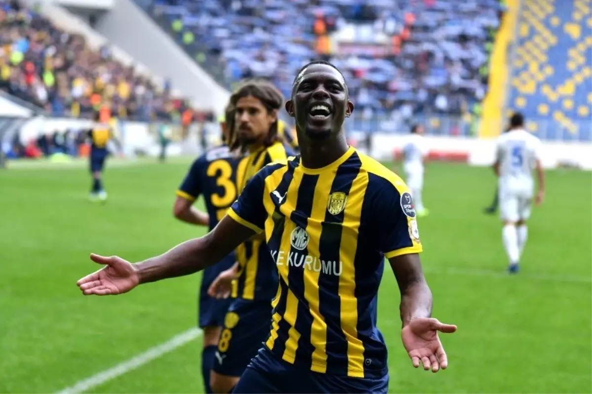 Denizlispor, Hadi Sacko\'yu renklerine bağladı