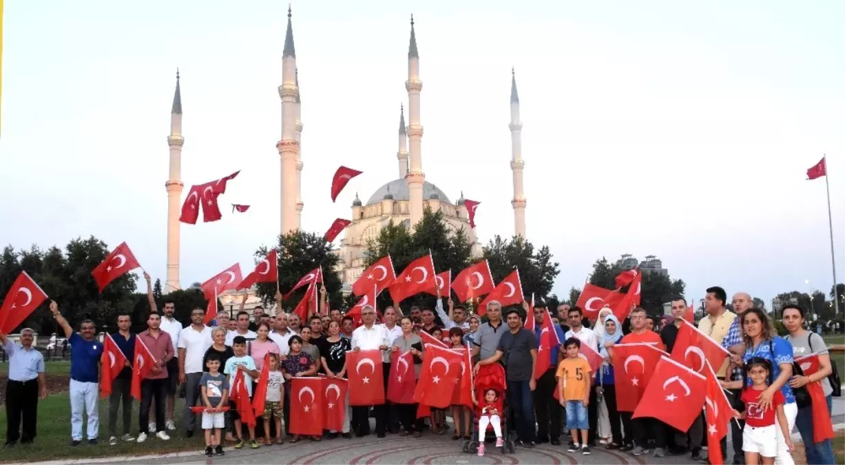 Hakim-savcı ve yargı çalışanlarından demokrasi yürüyüşü