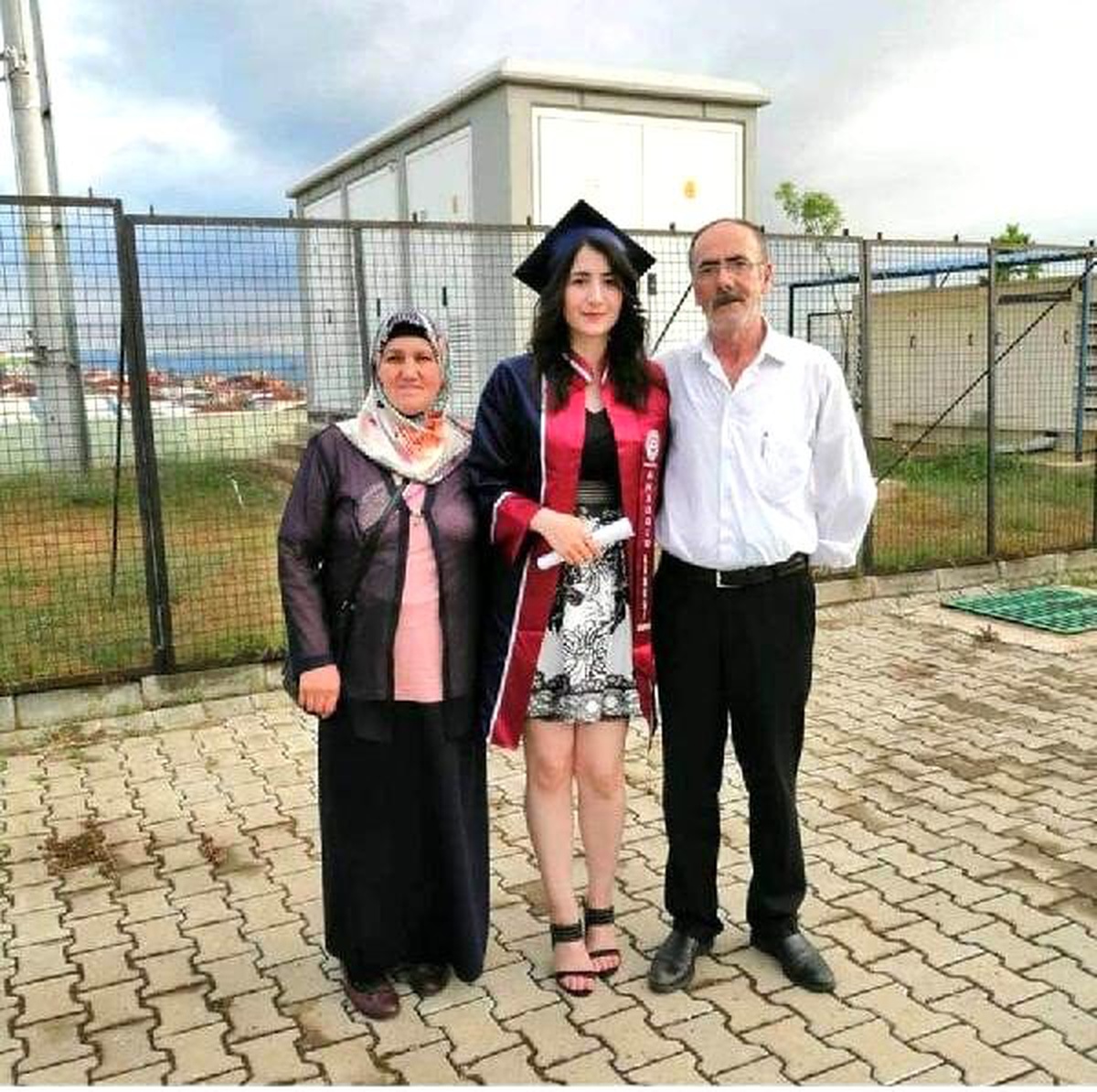 Halk otobüsünden düşen genç kız hayatını kaybetti