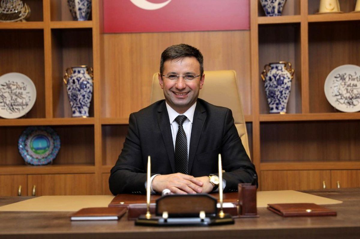 İsa Yüksel\'den yeni yönetim oluşturması istendi