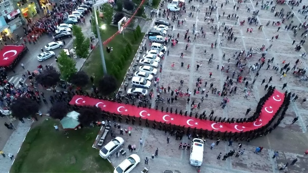 Karabük\'te 15 Temmuz Demokrasi ve Milli Birlik Günü yürüyüşü