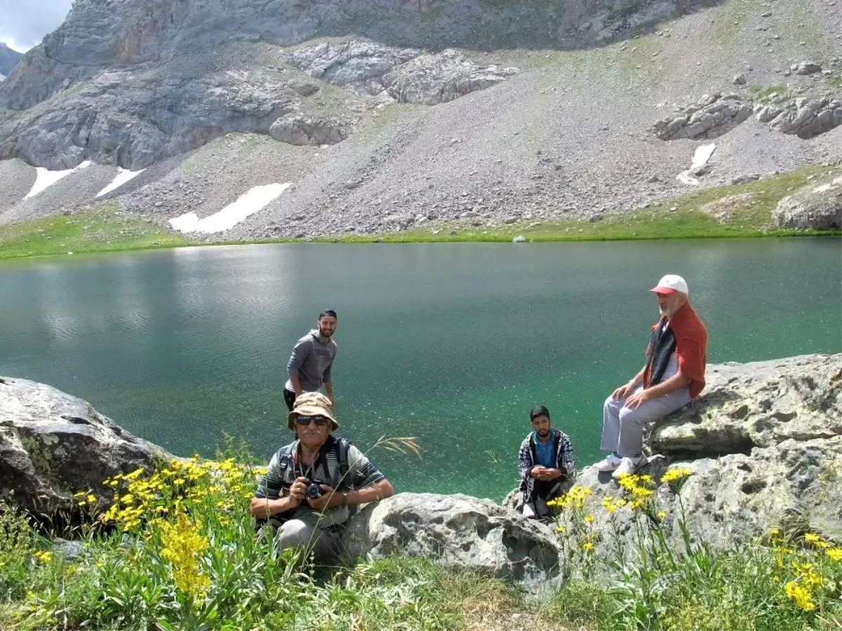 Kayserili dağcılar Bolkar Dağları\'na zirve yaptı