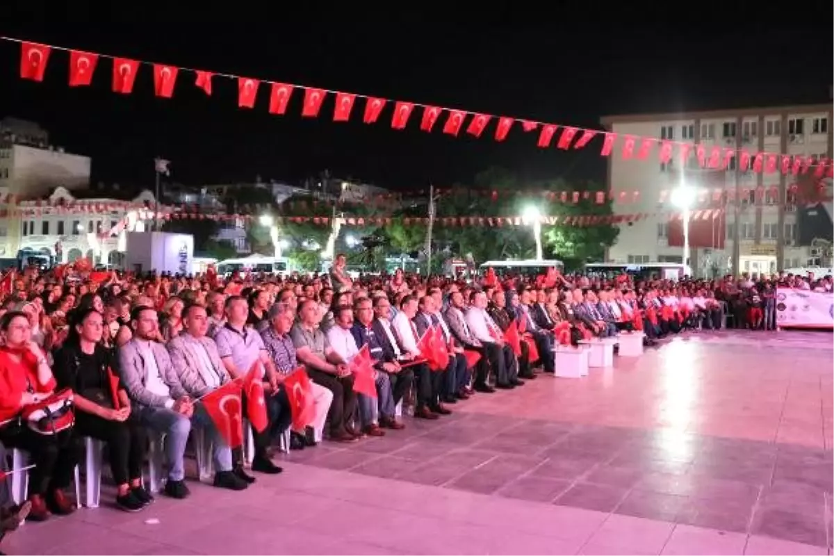 Manisa\'da binlerce vatandaş 15 Temmuz etkinliklerine katıldı