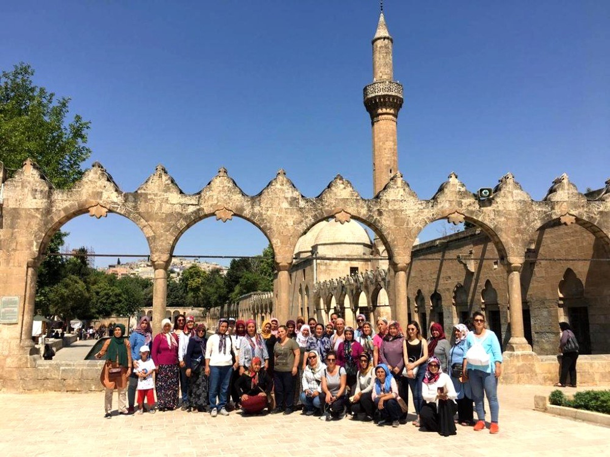 Mezitli\'nin üretici kadınlarına belediyeden Şanlıurfa turu