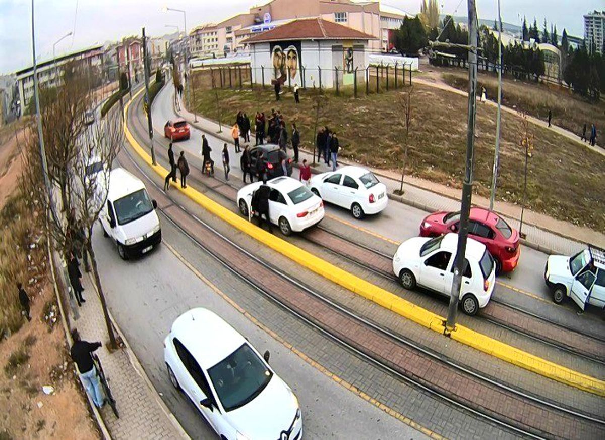 (özel) Hamile kadın ve eşinin darp edilmesi kameralara yansıdı